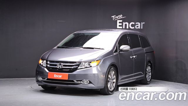 Honda Odyssey 2016 — photo 1