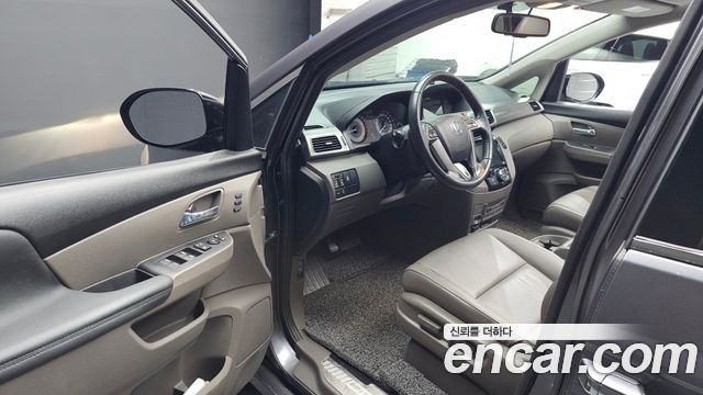 Honda Odyssey 2016 — photo 10