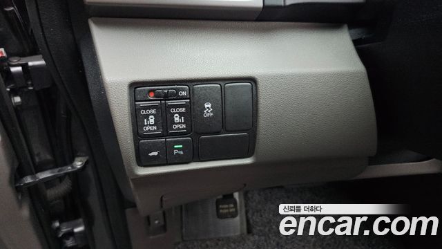 Honda Odyssey 2016 — photo 16