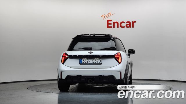 Mini Cooper 2025 — photo 4