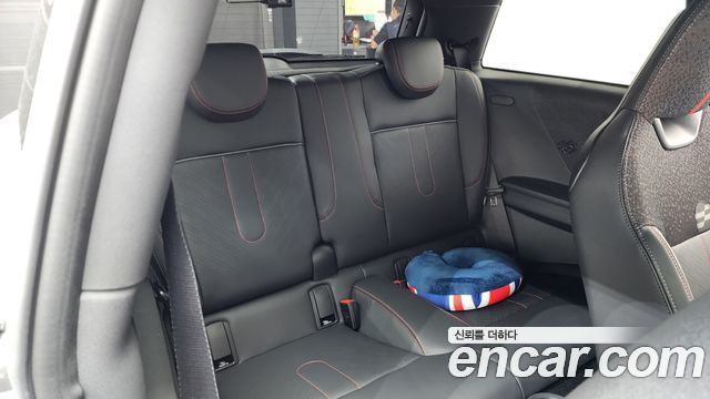 Mini Cooper 2025 — photo 17