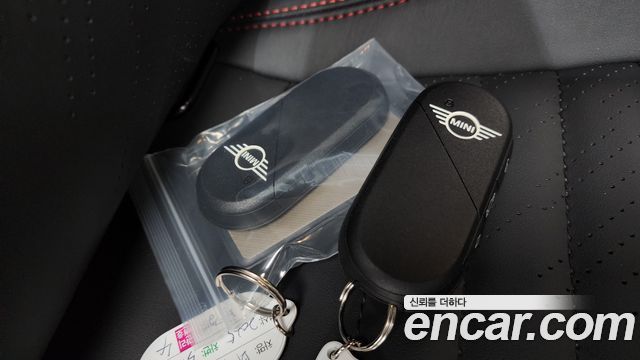 Mini Cooper 2025 — photo 21
