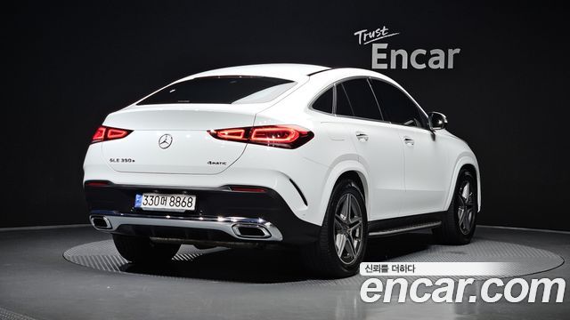 Mercedes-Benz GLE-Class 2022 — photo 2