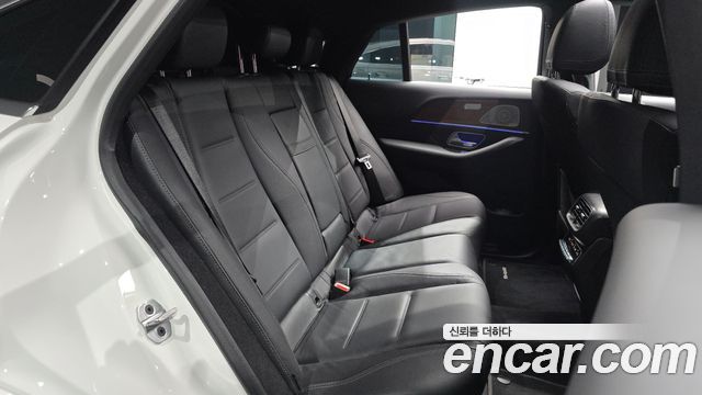Mercedes-Benz GLE-Class 2022 — photo 17
