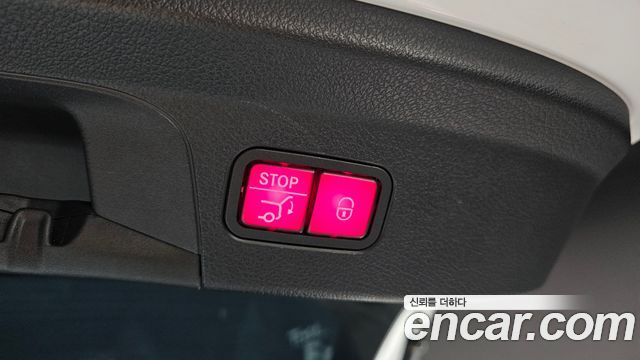 Mercedes-Benz GLE-Class 2022 — photo 26