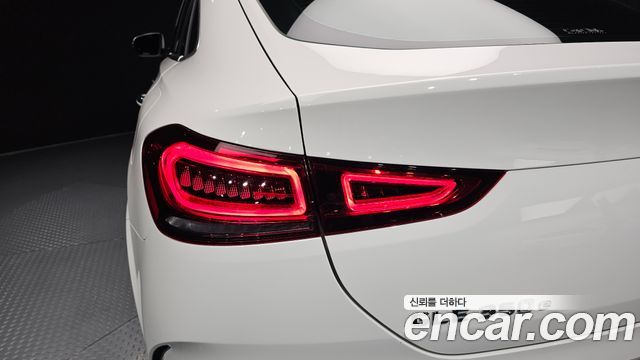 Mercedes-Benz GLE-Class 2022 — photo 9
