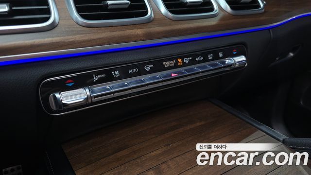 Mercedes-Benz GLE-Class 2022 — photo 29