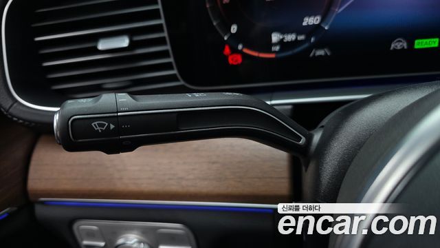 Mercedes-Benz GLE-Class 2022 — photo 30