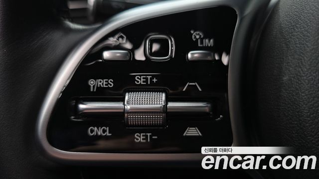 Mercedes-Benz GLE-Class 2022 — photo 31