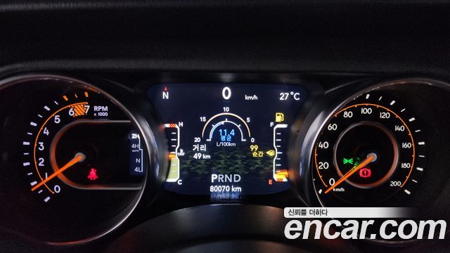 Jeep Wrangler 2019 — photo 11