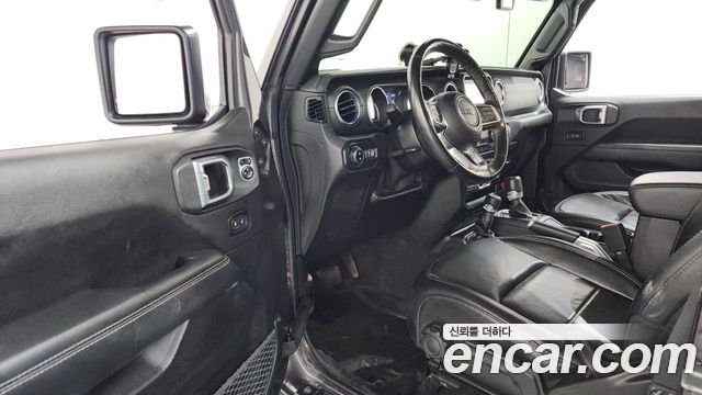 Jeep Wrangler 2019 — photo 13