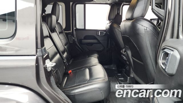 Jeep Wrangler 2019 — photo 17