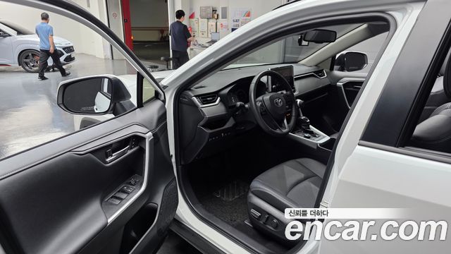 Toyota RAV4 2024 — photo 13