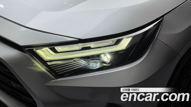 Toyota RAV4 2024 — photo 8