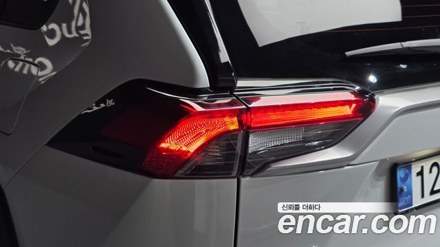 Toyota RAV4 2024 — photo 9
