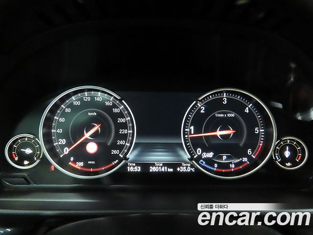 BMW 5-Series 2014 — photo 10