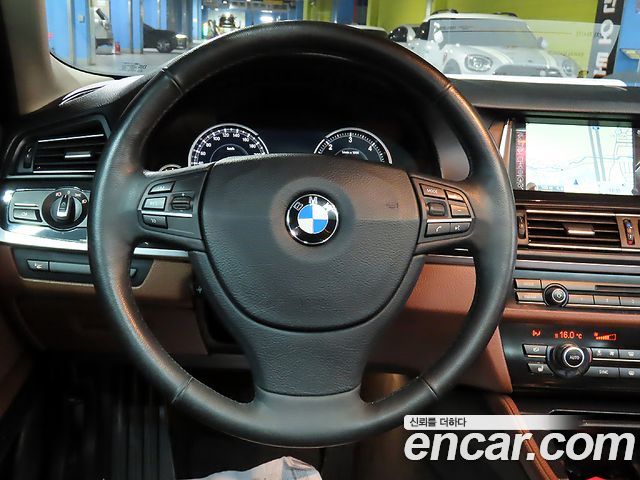 BMW 5-Series 2014 — photo 11