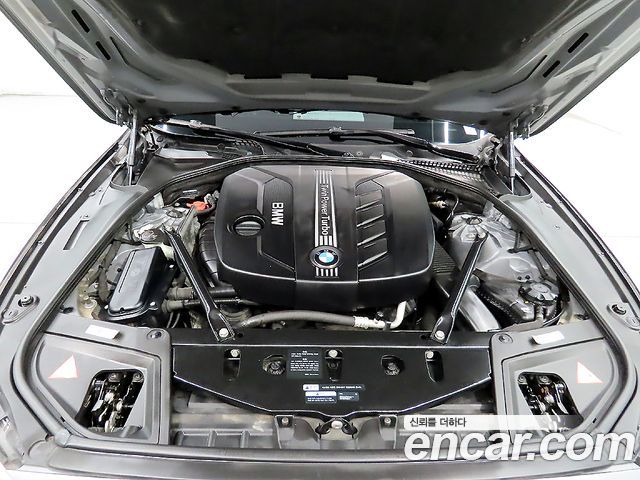 BMW 5-Series 2014 — photo 19