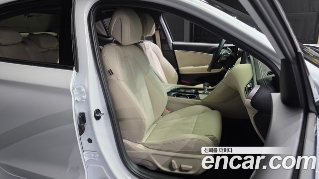 Genesis G70 2025 — photo 17