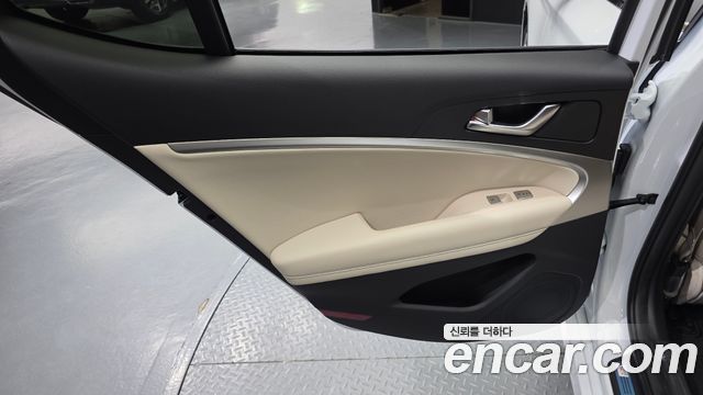 Genesis G70 2025 — photo 15