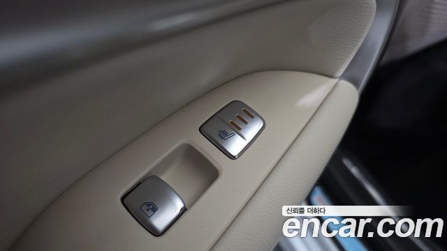 Genesis G70 2025 — photo 29