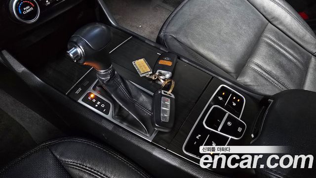 Kia K7 2012 — photo 9