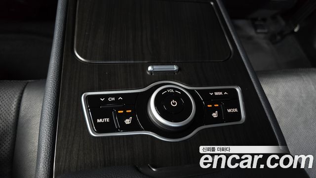 Kia K7 2012 — photo 19