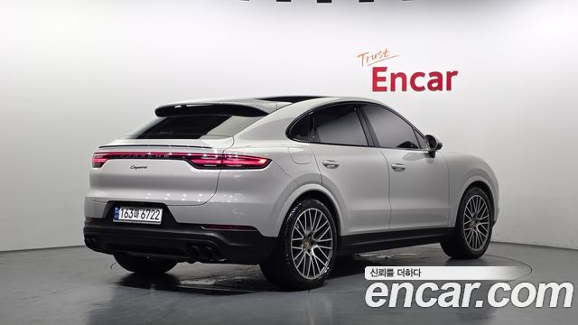 Porsche Cayenne 2023 — photo 2