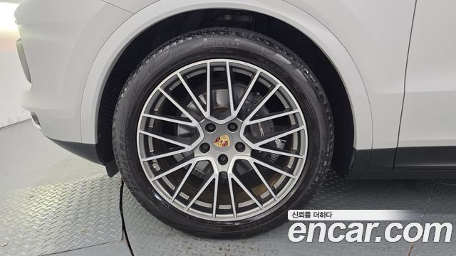 Porsche Cayenne 2023 — photo 5