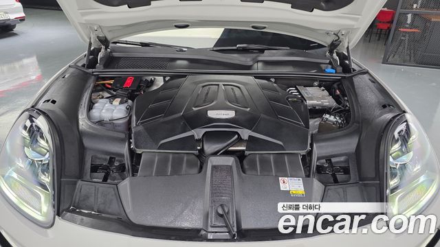 Porsche Cayenne 2023 — photo 6