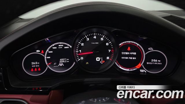 Porsche Cayenne 2023 — photo 11