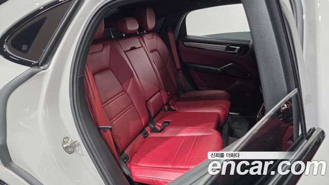 Porsche Cayenne 2023 — photo 18