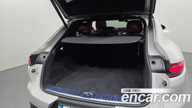 Porsche Cayenne 2023 — photo 25