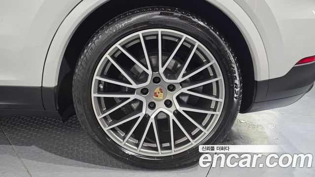 Porsche Cayenne 2023 — photo 7