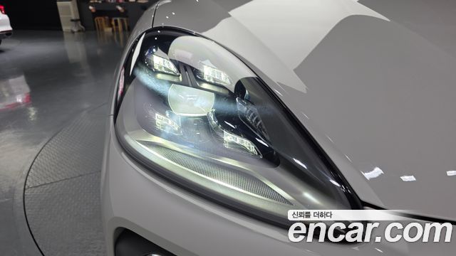 Porsche Cayenne 2023 — photo 8