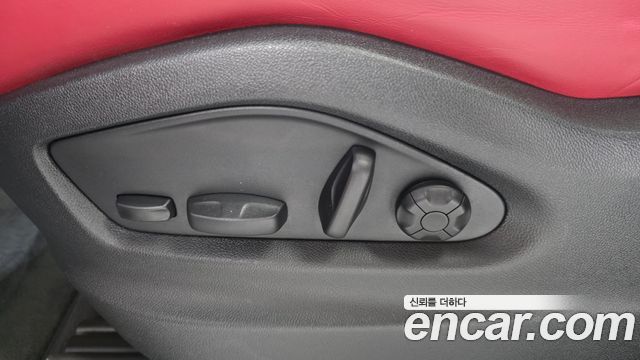 Porsche Cayenne 2023 — photo 32