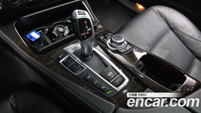 BMW 5-Series 2013 — photo 9