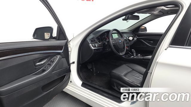 BMW 5-Series 2013 — photo 10