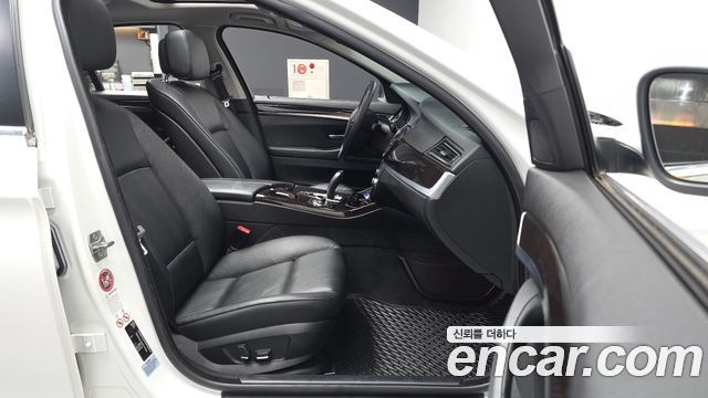 BMW 5-Series 2013 — photo 11