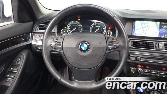 BMW 5-Series 2013 — photo 13