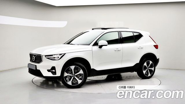 Volvo XC40 2025 — photo 3