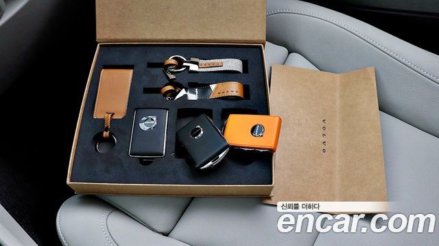 Volvo XC40 2025 — photo 15