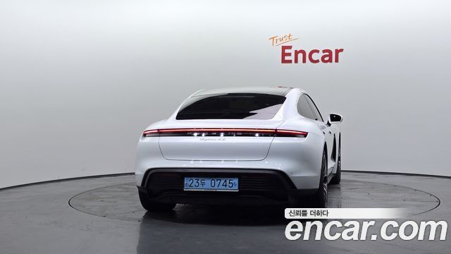 Porsche Taycan 2021 — photo 4