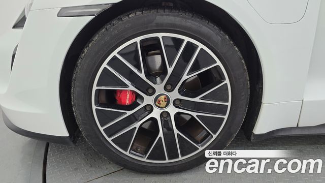 Porsche Taycan 2021 — photo 5