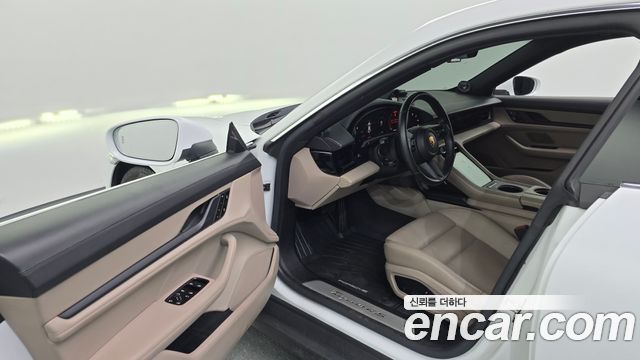 Porsche Taycan 2021 — photo 13