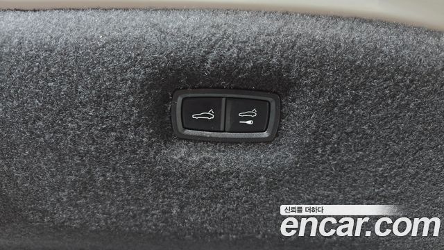 Porsche Taycan 2021 — photo 22