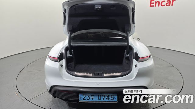 Porsche Taycan 2021 — photo 23