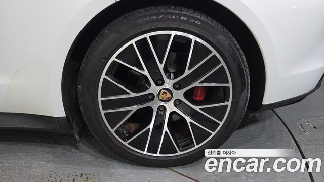 Porsche Taycan 2021 — photo 7