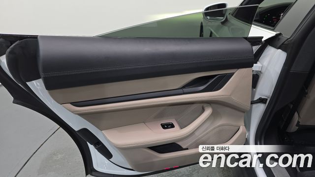 Porsche Taycan 2021 — photo 15