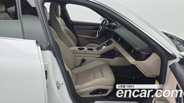 Porsche Taycan 2021 — photo 16